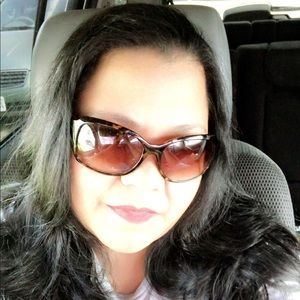 Meet your Posher, Marisa